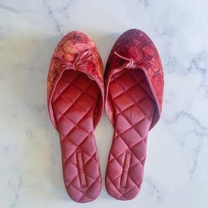 Great Banana Republic Burgundy Quilted Velvet Slippers Shoes Sz 7 NWOT